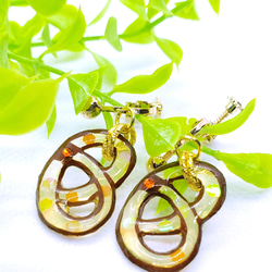 [受注製作]プレッツェルの切り絵ピアス/イヤリング 7枚目の画像