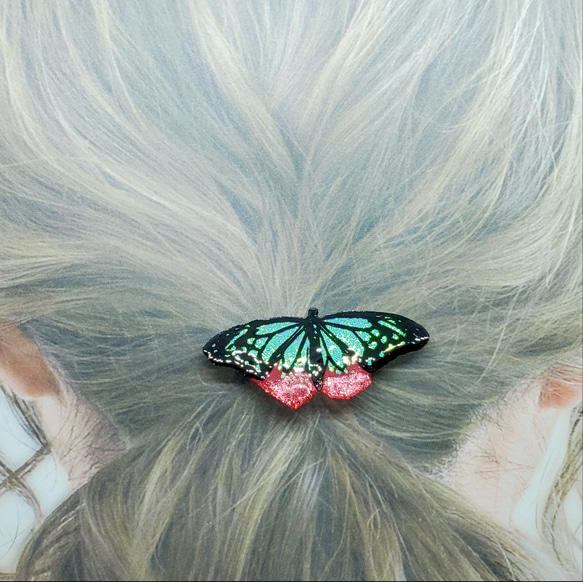 旅するアサギマダラの切り絵ヘアゴム 2枚目の画像