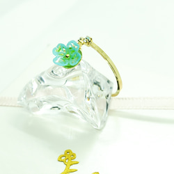 小さな一輪の切り絵花指輪 4枚目の画像