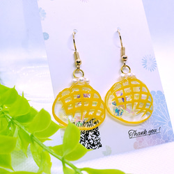 切り絵メロンパンのピアス/イヤリング 3枚目の画像