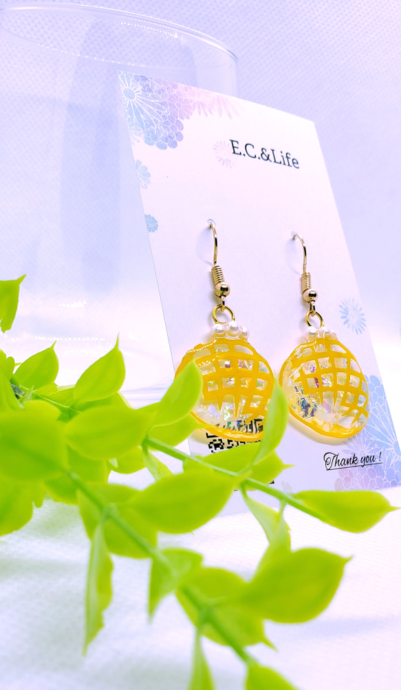 切り絵メロンパンのピアス/イヤリング 7枚目の画像
