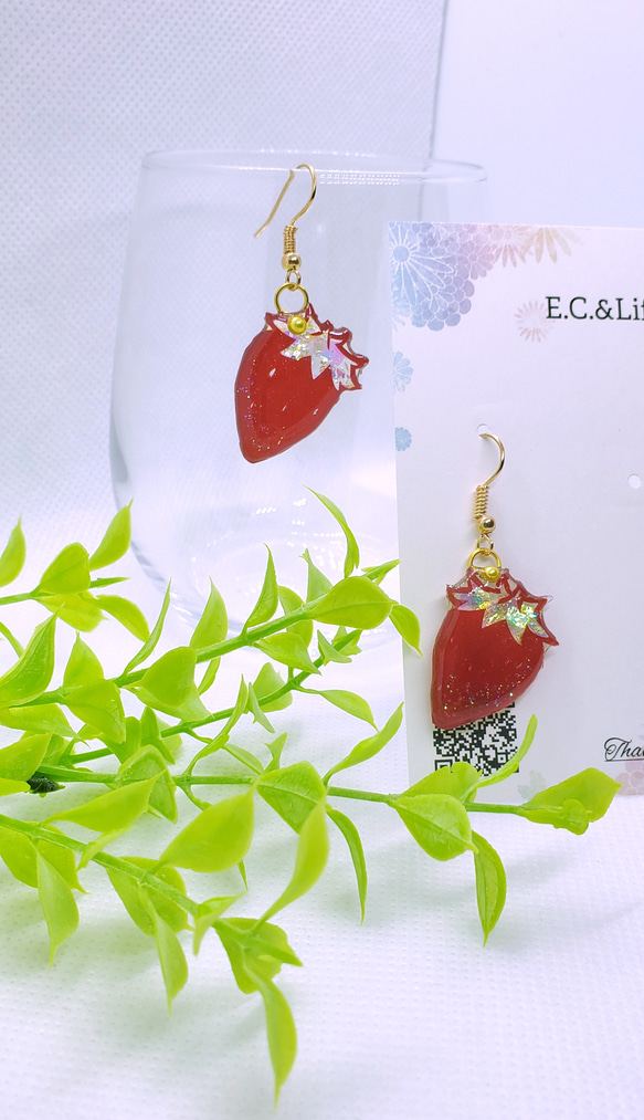 恋する真っ赤ないちご切り絵ピアス/イヤリング 5枚目の画像