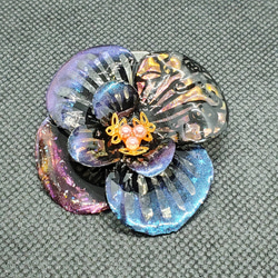 静かに燃ゆる情熱の花[ブローチ] 1枚目の画像