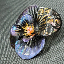 静かに燃ゆる情熱の花[ブローチ] 2枚目の画像