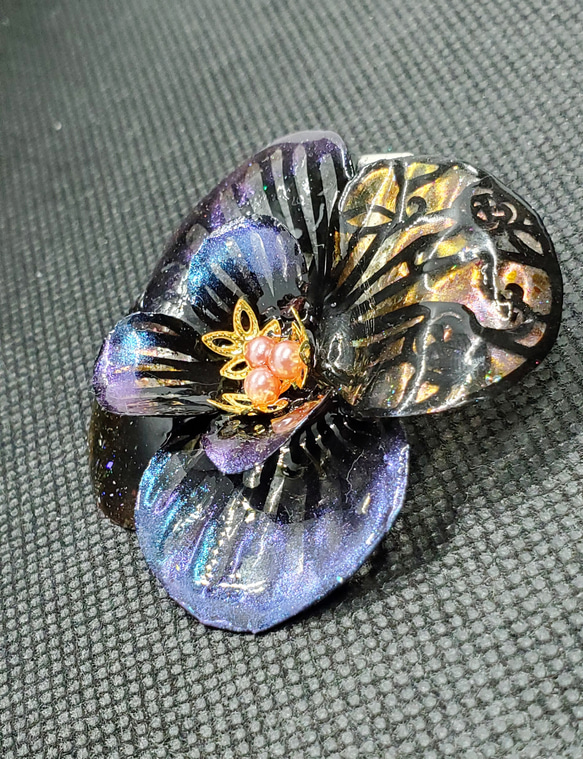 静かに燃ゆる情熱の花[ブローチ] 2枚目の画像