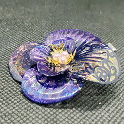 深く見つめる冷静の花[ヘアクリップ] 3枚目の画像