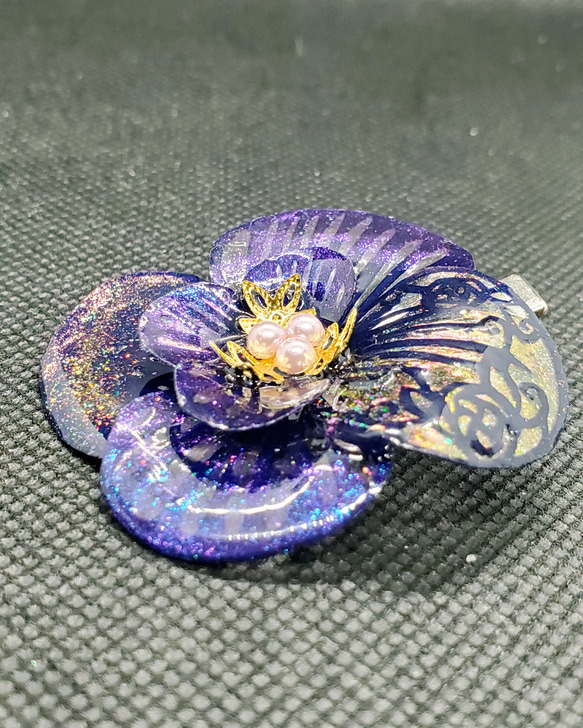 深く見つめる冷静の花[ヘアクリップ] 3枚目の画像