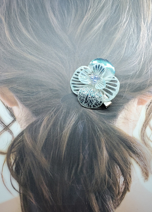 儚い幻想の花[ヘアクリップ] 1枚目の画像