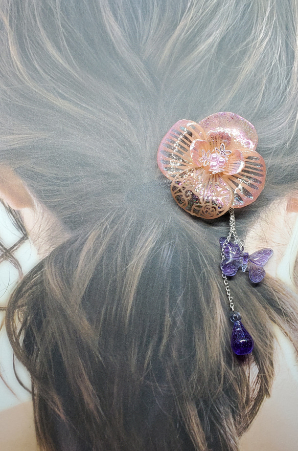可憐に咲き誇る笑顔の花[ヘアクリップ] 5枚目の画像