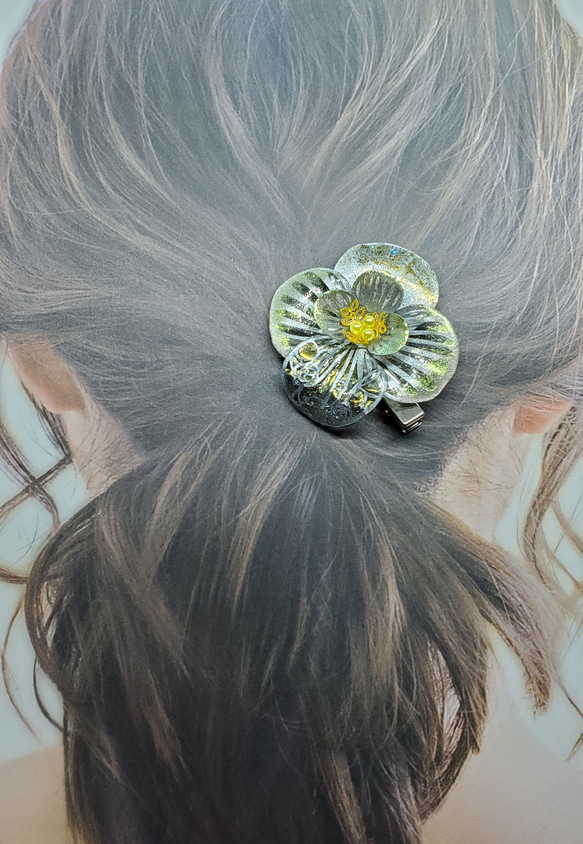 純粋に煌めく希望の花[ヘアクリップ] 1枚目の画像