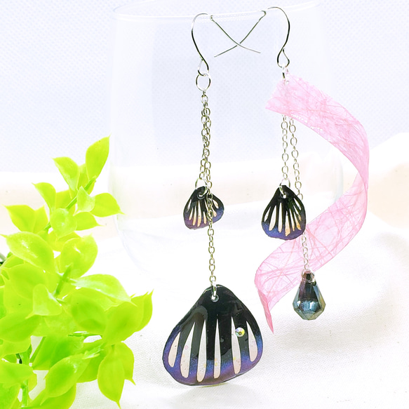 風に舞う花弁[黒] 1枚目の画像