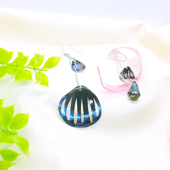 風に舞う花弁[黒] 3枚目の画像