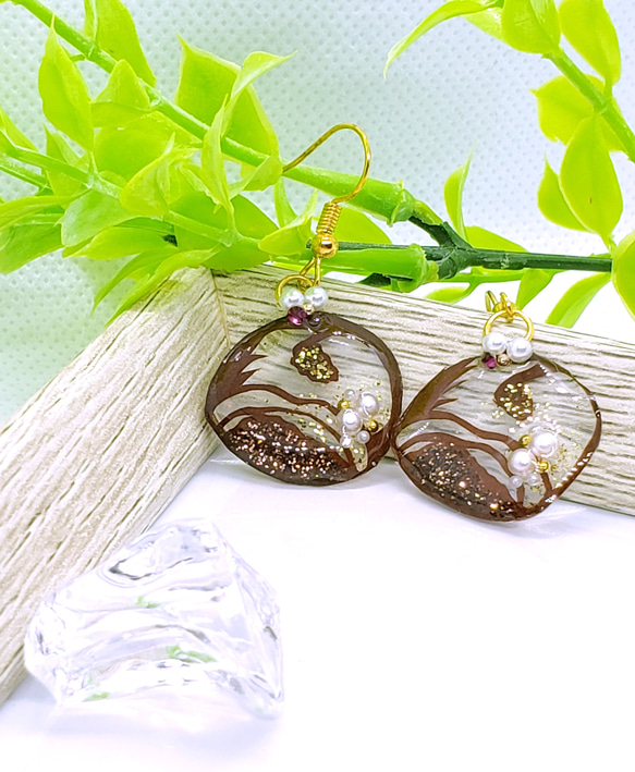 あんぱんの切り絵ピアス/イヤリング 1枚目の画像