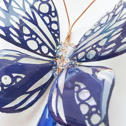 ファンタジーな蝶々の切り絵かんざし[群青] 3枚目の画像