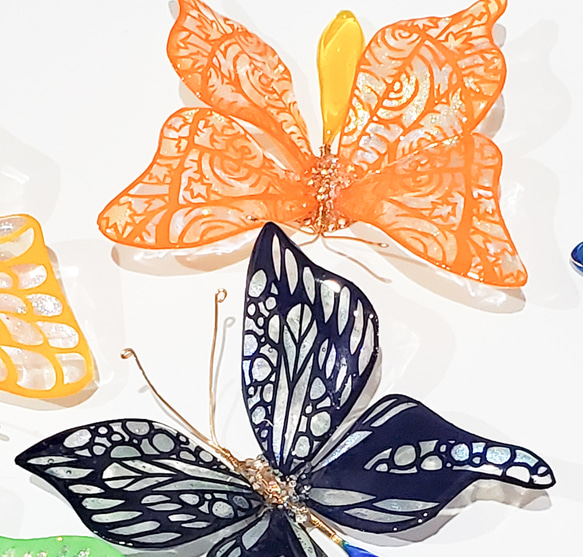 ファンタジーな蝶々の切り絵かんざし[群青] 5枚目の画像