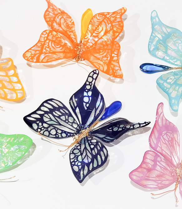 ファンタジーな蝶々の切り絵かんざし[群青] 6枚目の画像