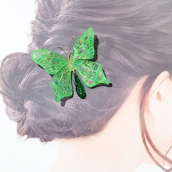 ファンタジーな蝶々の切り絵かんざし[黄緑] 2枚目の画像