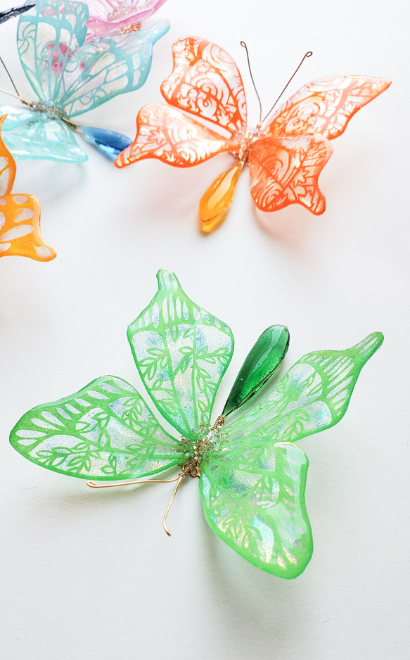 ファンタジーな蝶々の切り絵かんざし[黄緑] 3枚目の画像