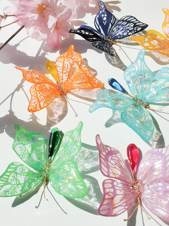 ファンタジーな蝶々の切り絵かんざし[黄緑] 6枚目の画像