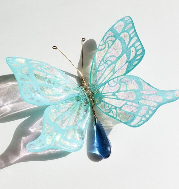 ファンタジーな蝶々の切り絵かんざし[空色] 3枚目の画像