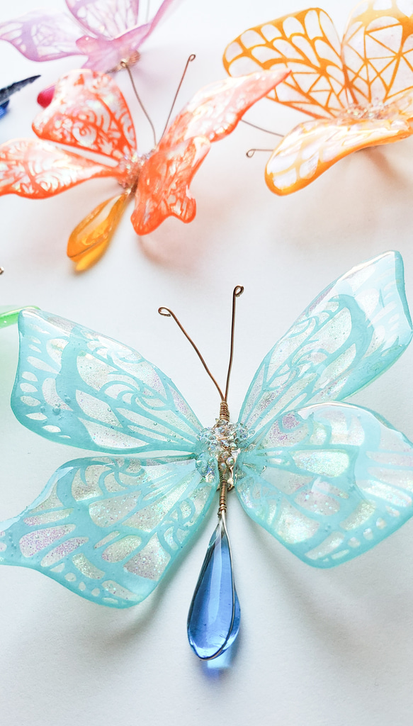 ファンタジーな蝶々の切り絵かんざし[空色] 5枚目の画像