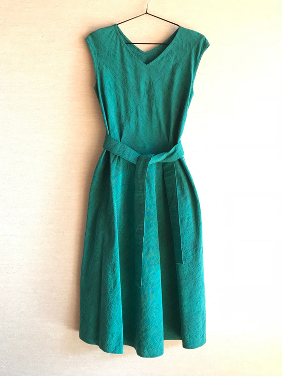 美品 IIE.lab会津木綿 ワンピース 1年を通して活躍する会津木綿のワンピース。 暑い時期はさらっと