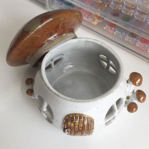 LOEWE キャンドルホルダー キノコデザイン 陶器製 LOEWE キャンドルホルダー キノコデザイン 陶器製