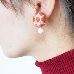 Kogin Sashiami Ami耳環或耳環（朱紅色x灰色） 第3張的照片