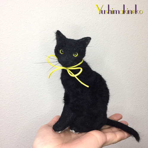 羊毛フェルト ミニチュア エジプト座りの黒猫 羊毛フェルト