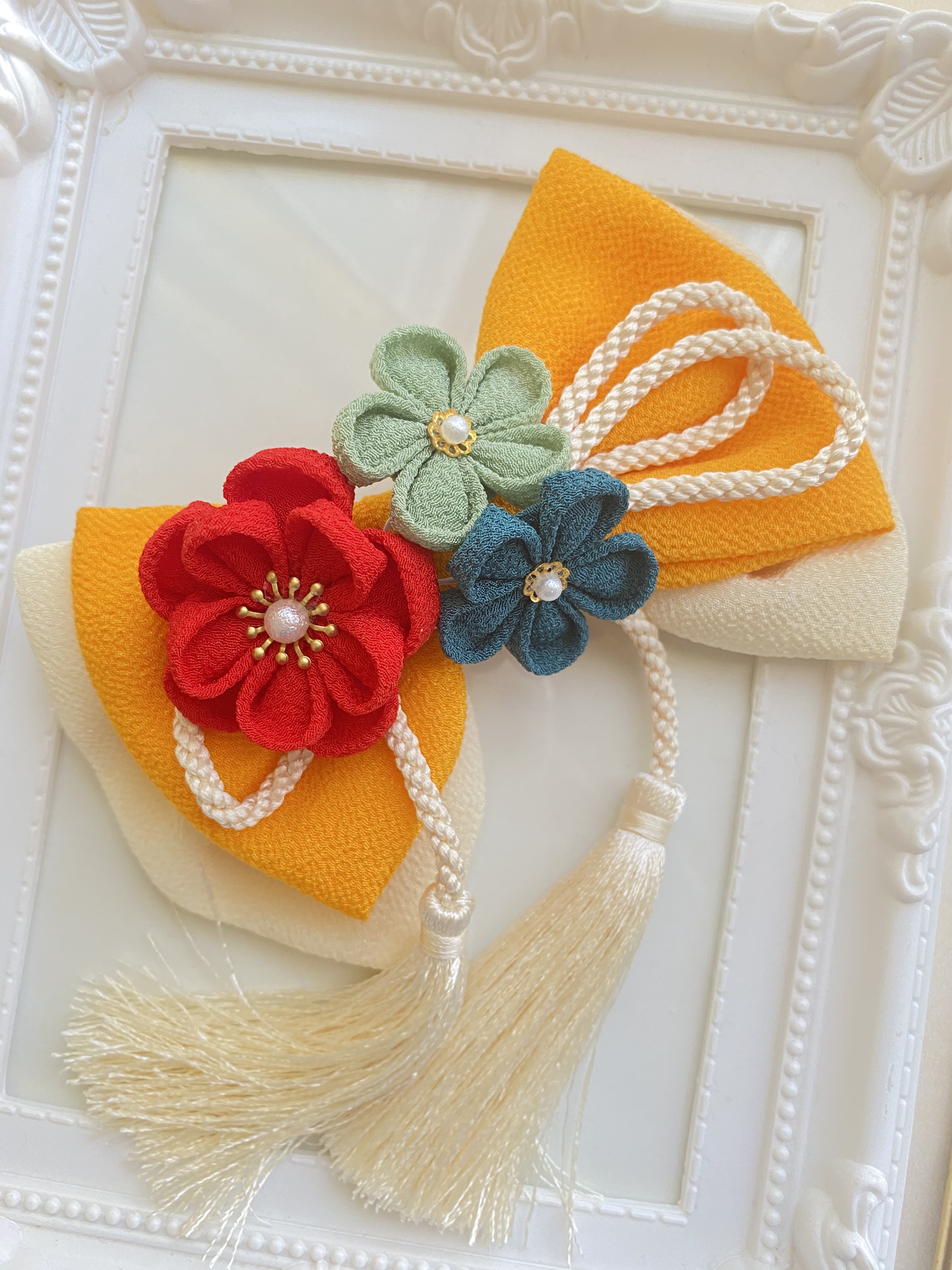 成人式　髪飾り　和装　アイボリー×オレンジ　つまみ細工　りぼん　 卒業式　結婚式