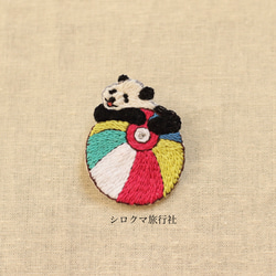 ころころパンダの刺繍ブローチ（すわる） 7枚目の画像