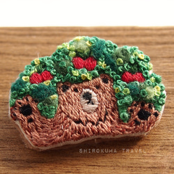 Bear【in the forest】 embroidery brooch 刺繡胸針 第3張的照片