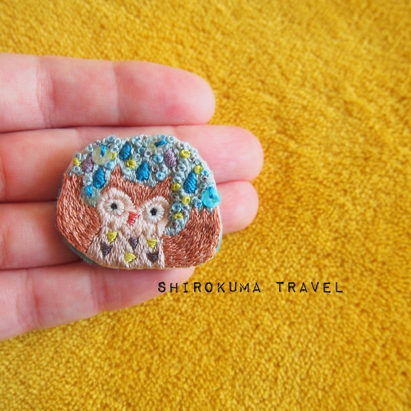 【Owl on a rainy day】 embroidery brooch 刺繡胸針 第1張的照片