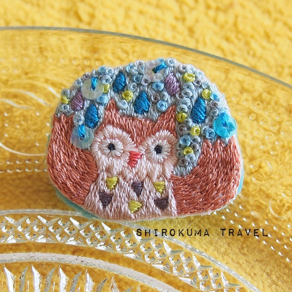 【Owl on a rainy day】 embroidery brooch 刺繡胸針 第2張的照片