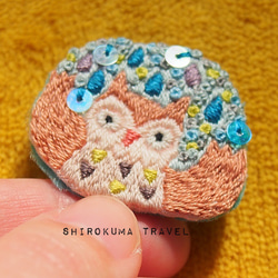 【Owl on a rainy day】 embroidery brooch 刺繡胸針 第4張的照片