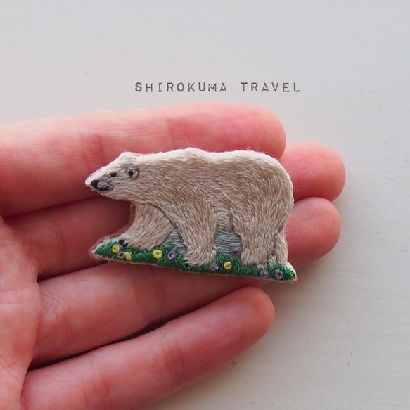 Polar bear【spring is coming】 embroidery brooch 刺繡胸針 第2張的照片
