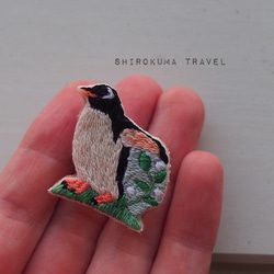 Penguin【spring is coming】 embroidery brooch 刺繡胸針 第2張的照片