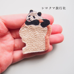 【Panda and bread】 embroidery brooch 刺繡胸針 第5張的照片