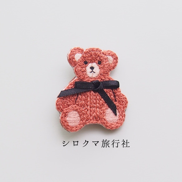【Teddy bear with ribbon】embroidery brooch 刺繡胸針 Brown 第2張的照片