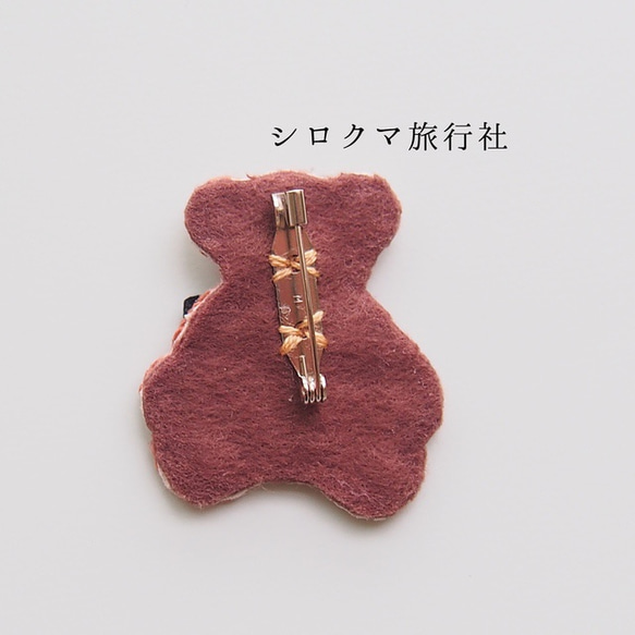【Teddy bear with ribbon】embroidery brooch 刺繡胸針 Brown 第5張的照片