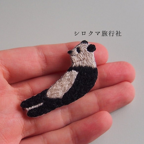 【Panda】embroidery brooch ，大熊猫  刺繡胸針 第3張的照片