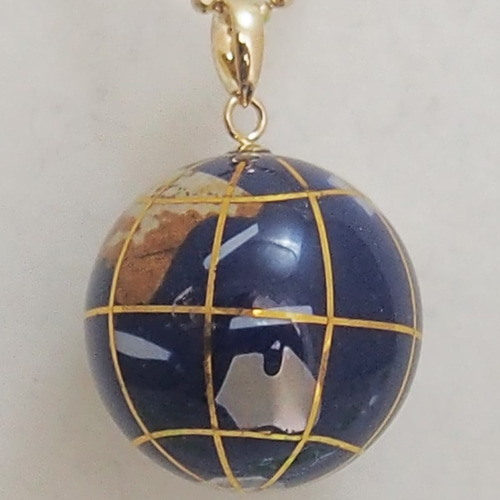 жK18YGラピスラズリ地球儀ペントップ 1個 ネックレス