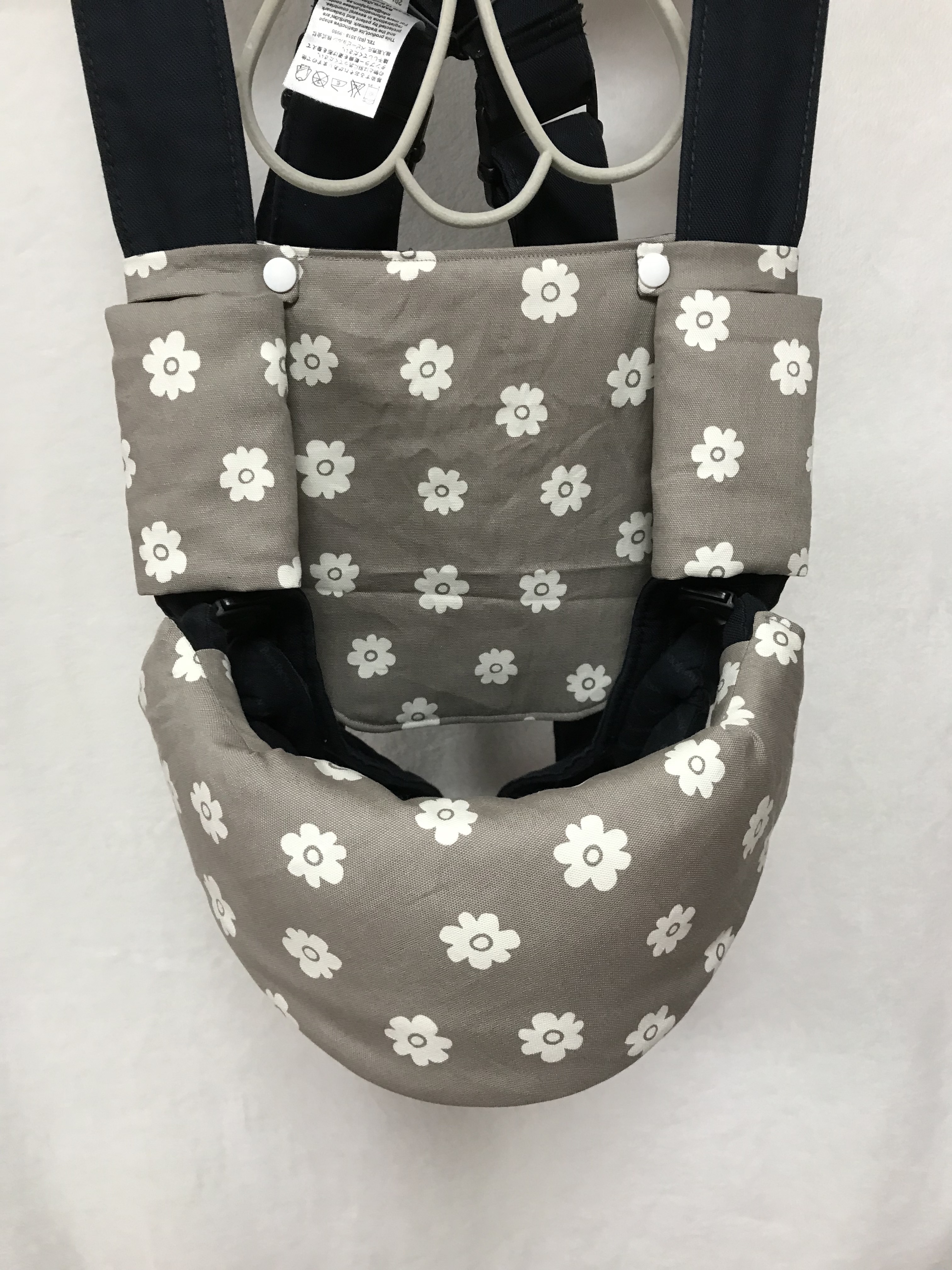 ベビービョルンMINI オリジナル　ムーブ対応よだれカバー　首回りカバー　胸元カバー        Ω