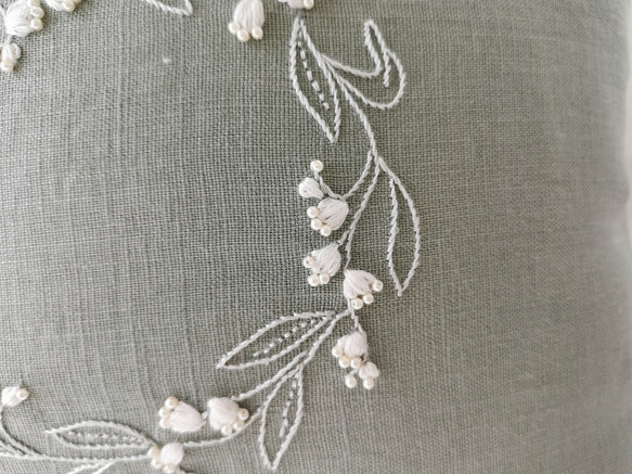 スズラン刺繍キット　縫製済みクッションカバー　基本ステッチとパールビーズで 4枚目の画像