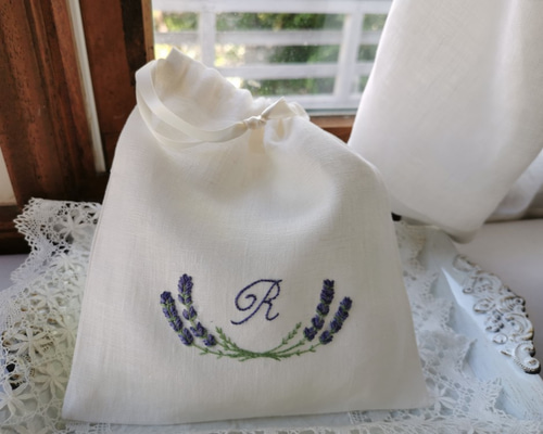 【サンタナ様オーダー専用ページ】リネン刺繍 19×14 ハンドメイド・手芸 【サンタナ様オーダー専用ページ