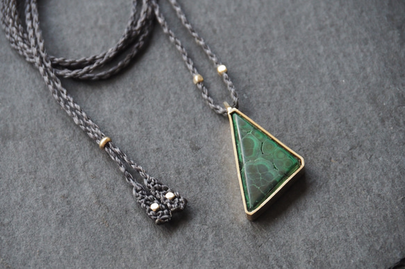 malachite brass necklace 10枚目の画像