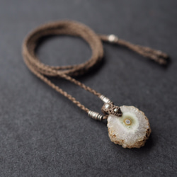 solar quartz macramé necklace (deer horn) 4枚目の画像