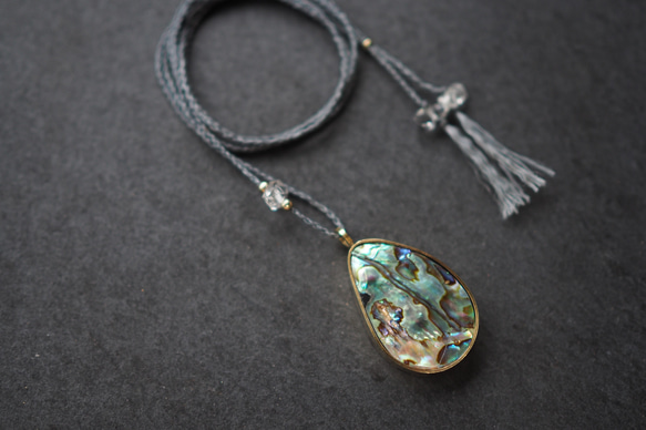 abalone shell brass necklace 1枚目の画像