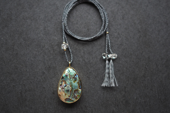 abalone shell brass necklace 2枚目の画像