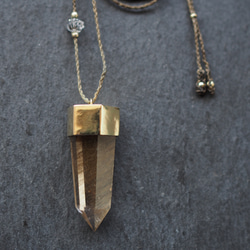 smoky rutile quartz brass necklace 2枚目の画像